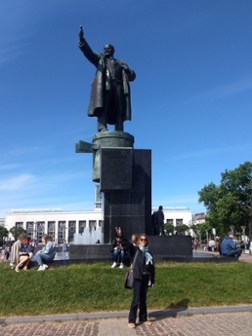 Yvonne in front of Lenin